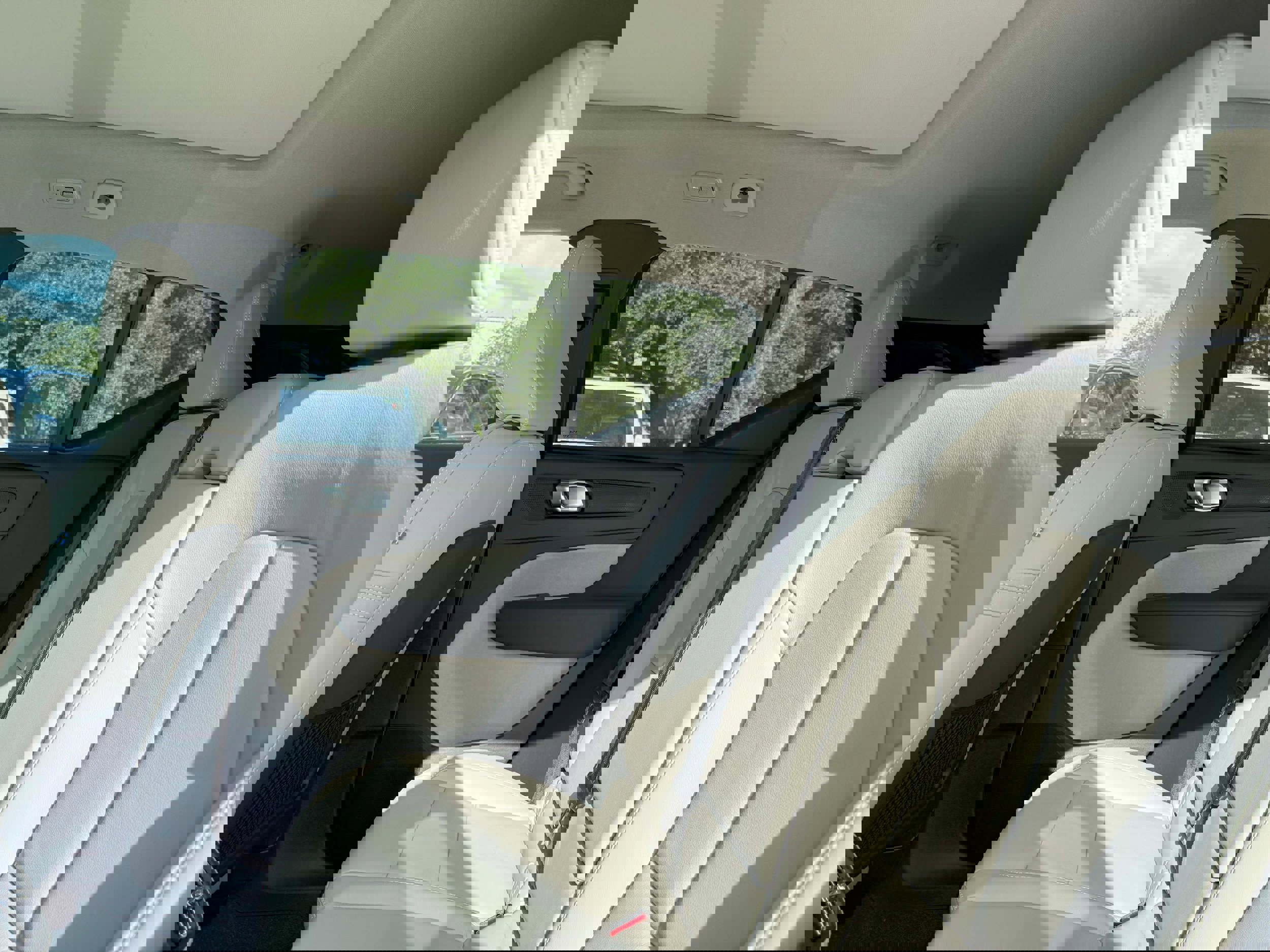 New 2026 Volvo XC40 B5 Plus w/ Protection Package Premier image 18