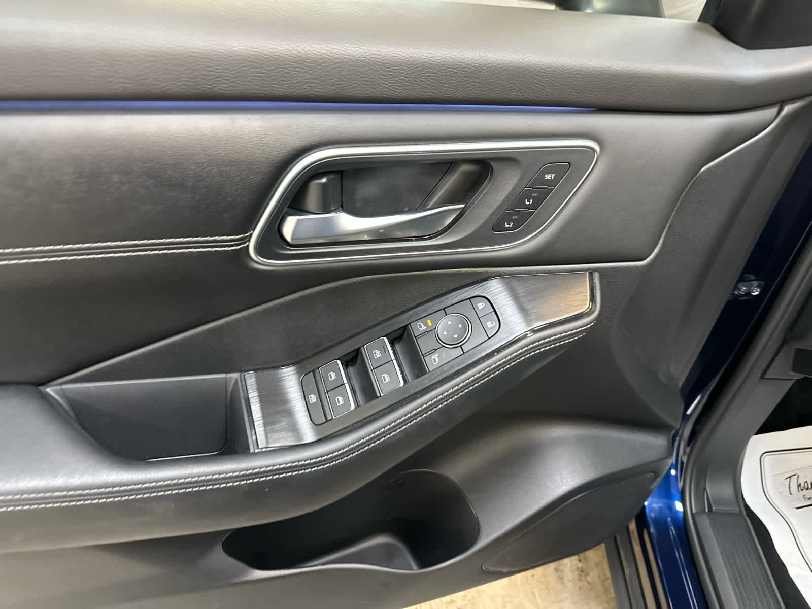 Certified 2025 Nissan Rogue Platinum image 26