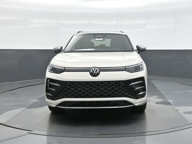 New 2026 Volkswagen Tiguan SE R-Line AWD/4WD image 2