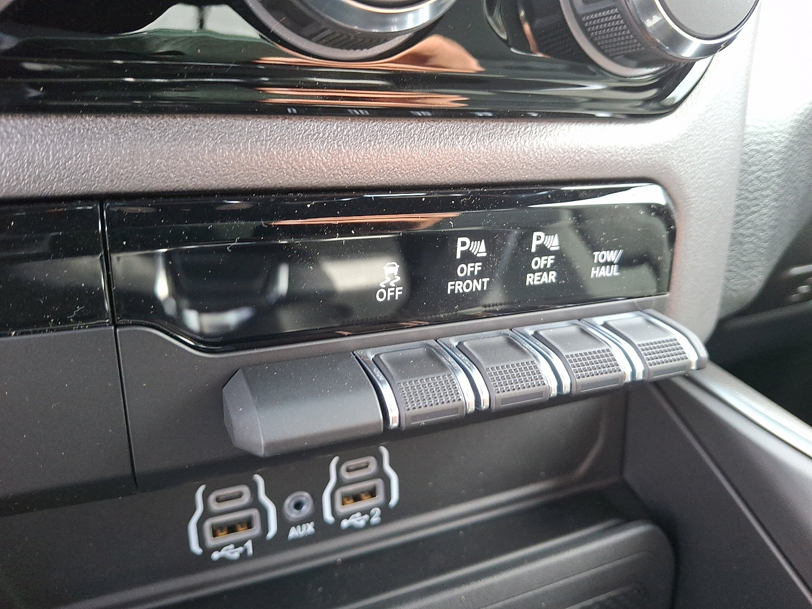 New 2026 RAM 1500 Express AWD/4WD image 18