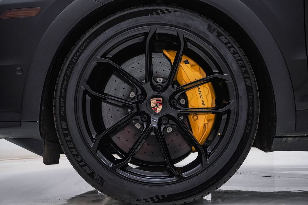 Certified 2025 Porsche Cayenne Turbo GT AWD/4WD image 13