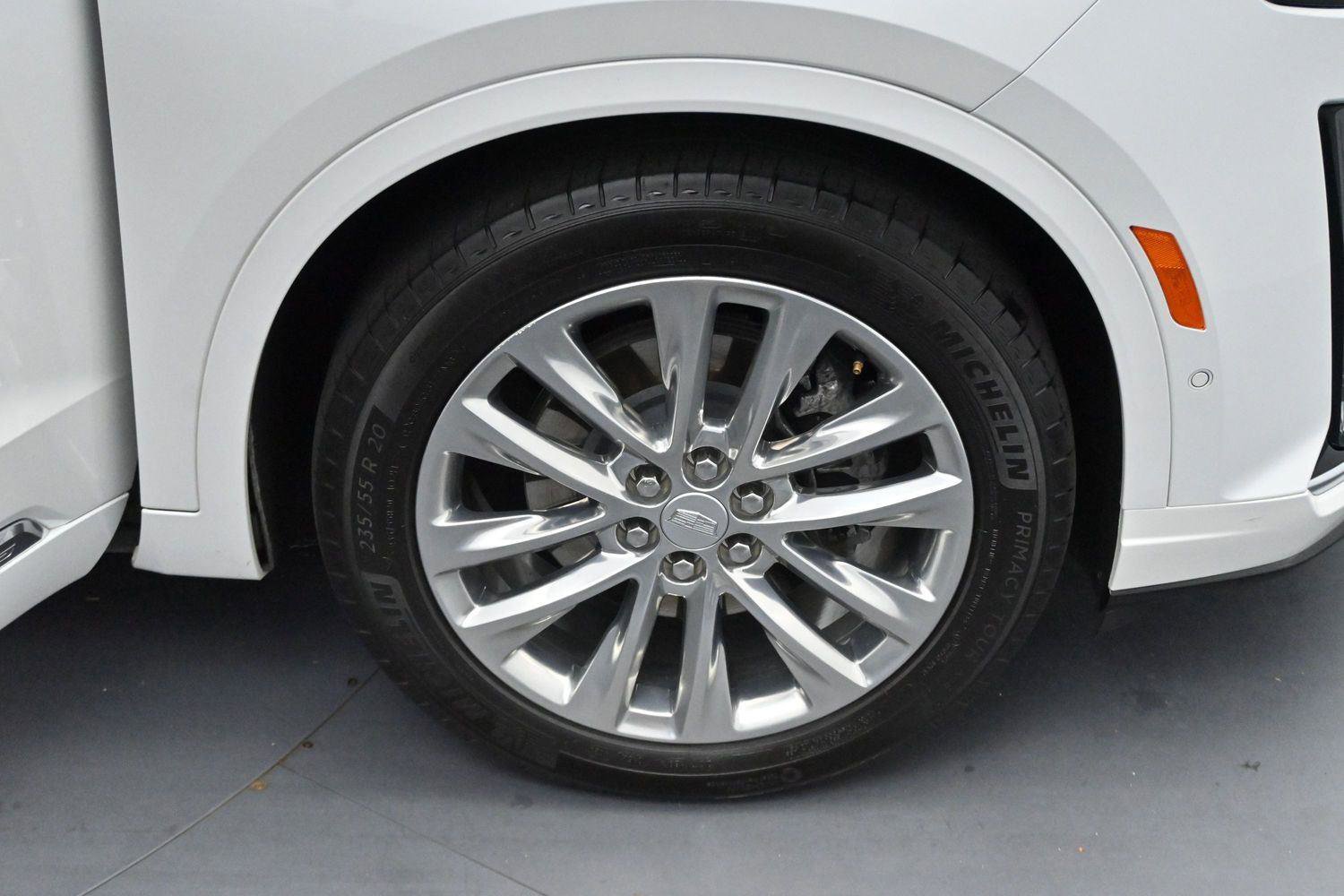 Certified 2024 Cadillac XT6 Premium Luxury w/ Technology Package FWD image 38