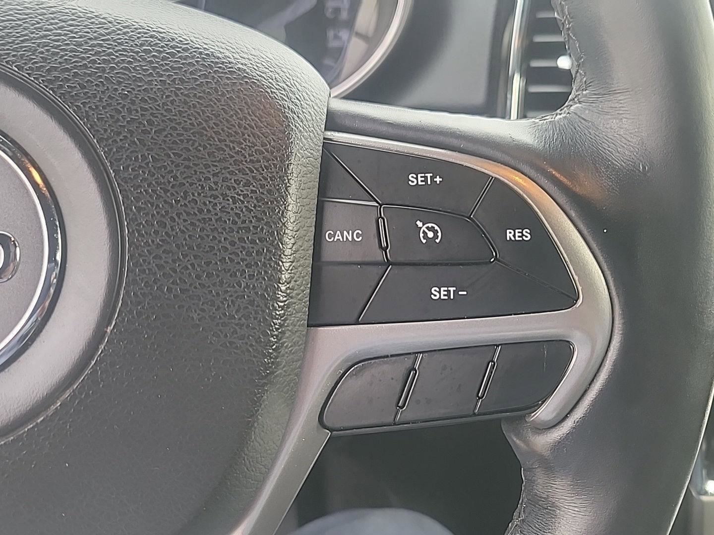 Used 2022 Jeep Grand Cherokee Laredo X image 14