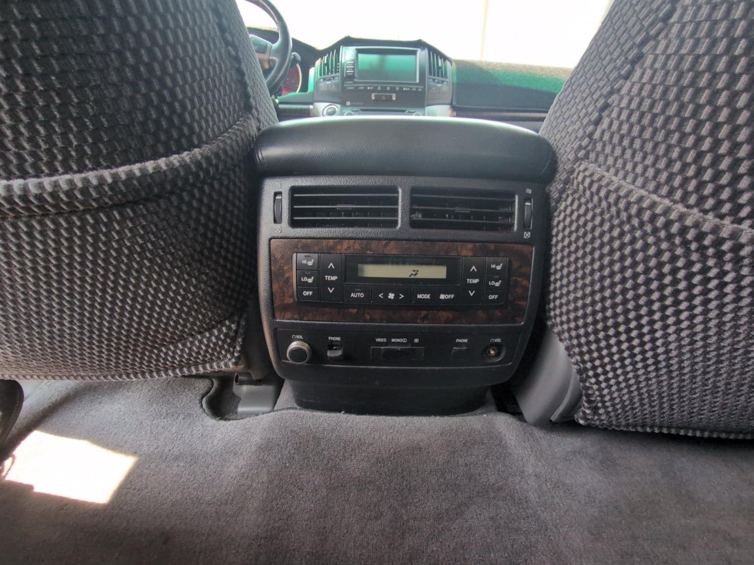Used 2008 Toyota Land Cruiser w/ Upgrade Pkg AWD/4WD image 25