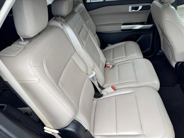 Used 2021 Ford Explorer XLT w/ Equipment Group 202A image 18