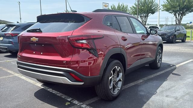 Used 2025 Chevrolet Trax LT w/ LT Convenience Package FWD image 7