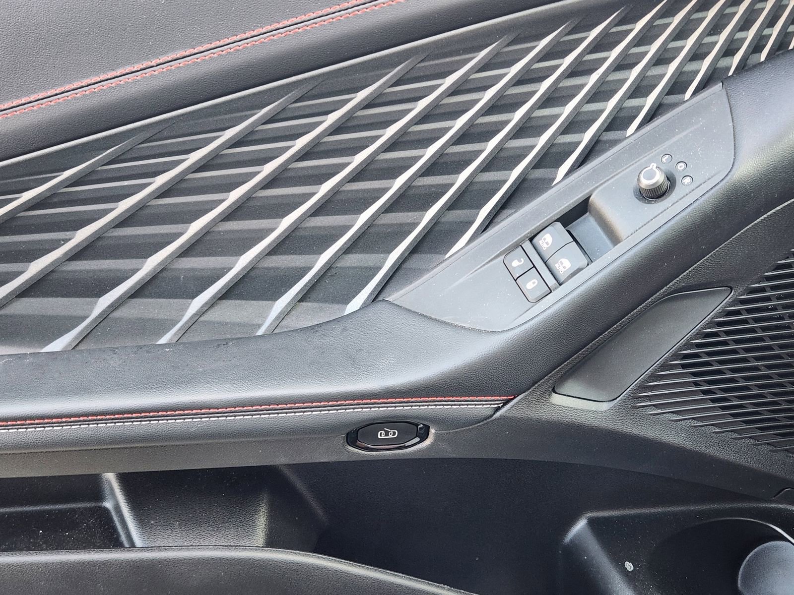 Used 2025 Dodge Charger R/T w/ Quick Order Package 25M R/T image 25