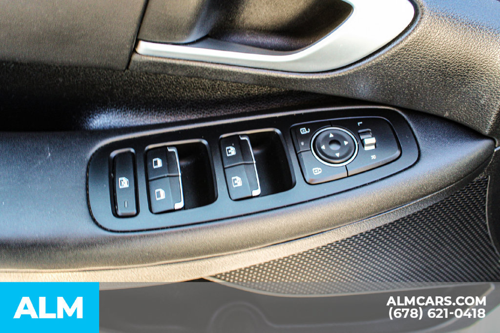 Used 2025 Hyundai Sonata SEL FWD image 35