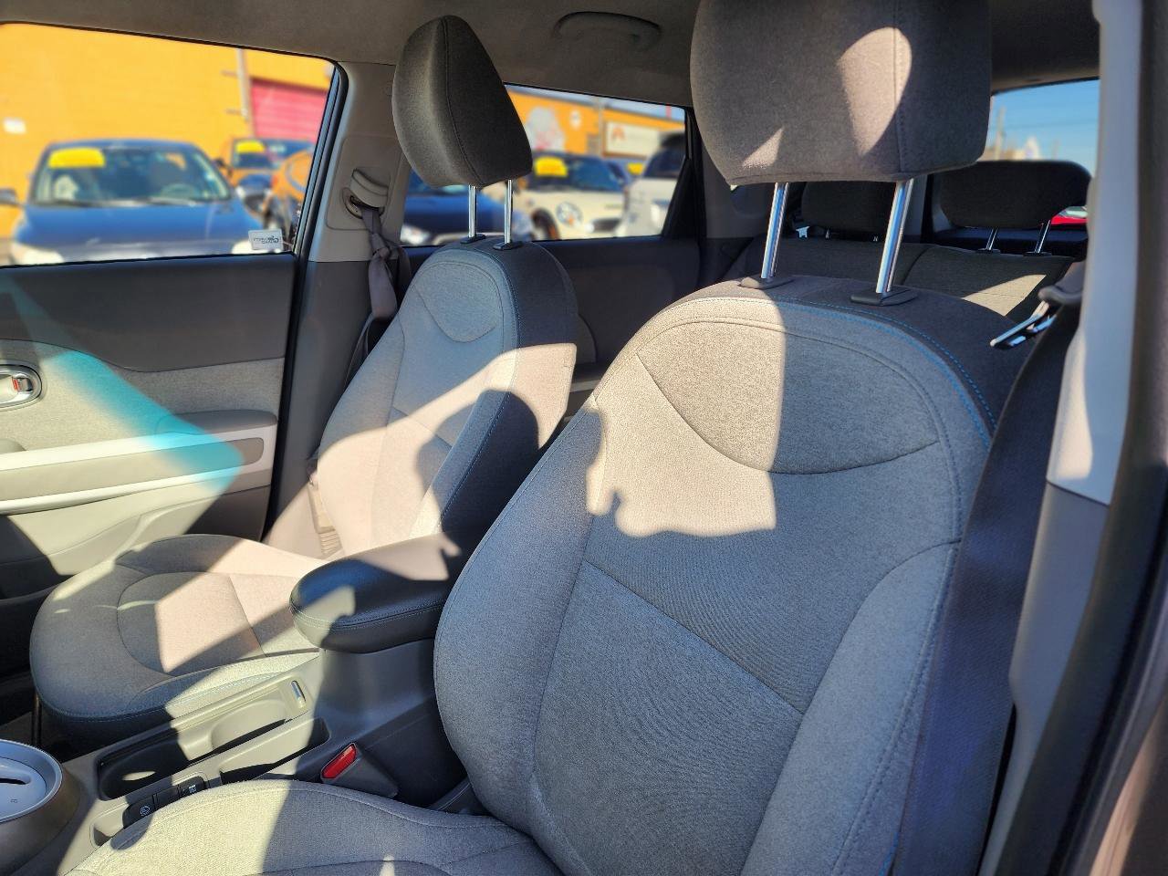 Used 2016 Kia Soul EV FWD image 14