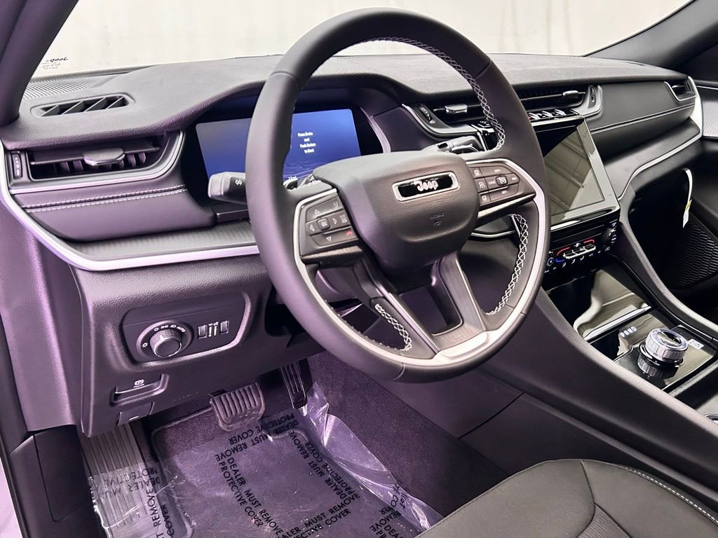 New 2025 Jeep Grand Cherokee Laredo X w/ Trailer Tow Package image 14