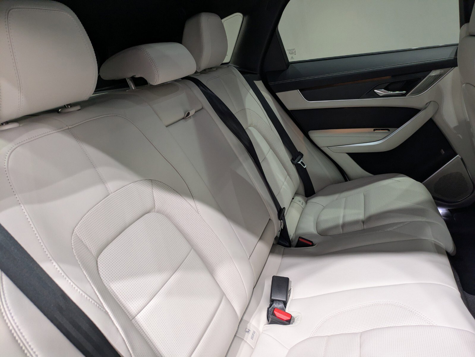 New 2026 Jaguar F-PACE R-Dynamic S image 23