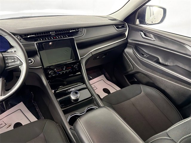 Used 2023 Jeep Grand Cherokee Laredo image 22