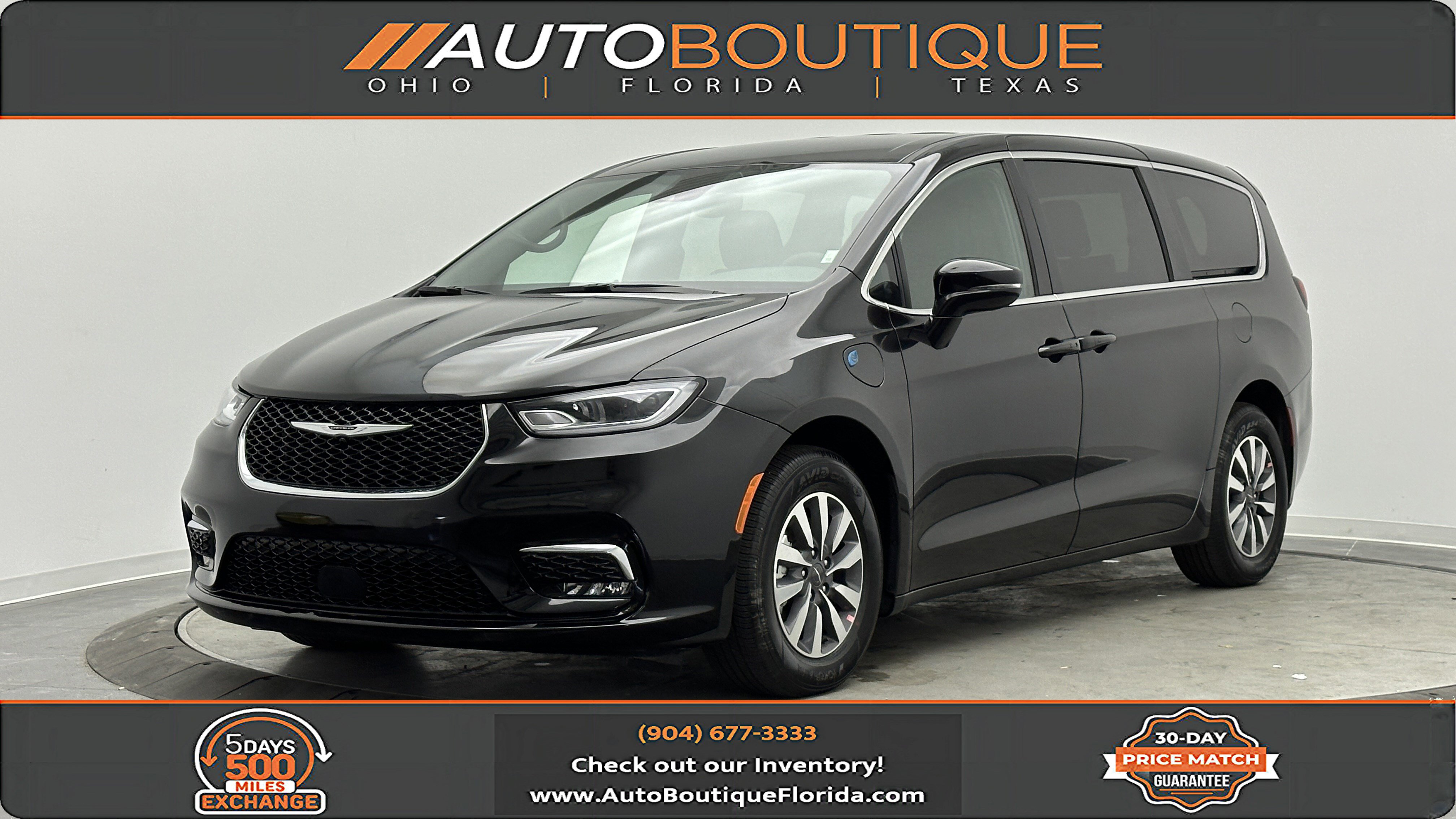 Used 2025 Chrysler Pacifica Select