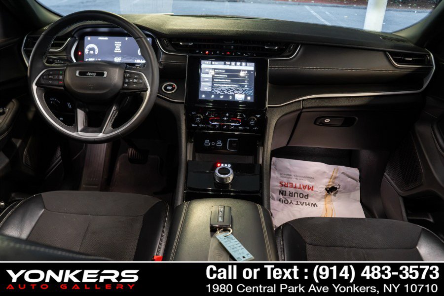 Used 2023 Jeep Grand Cherokee L Laredo AWD/4WD image 43