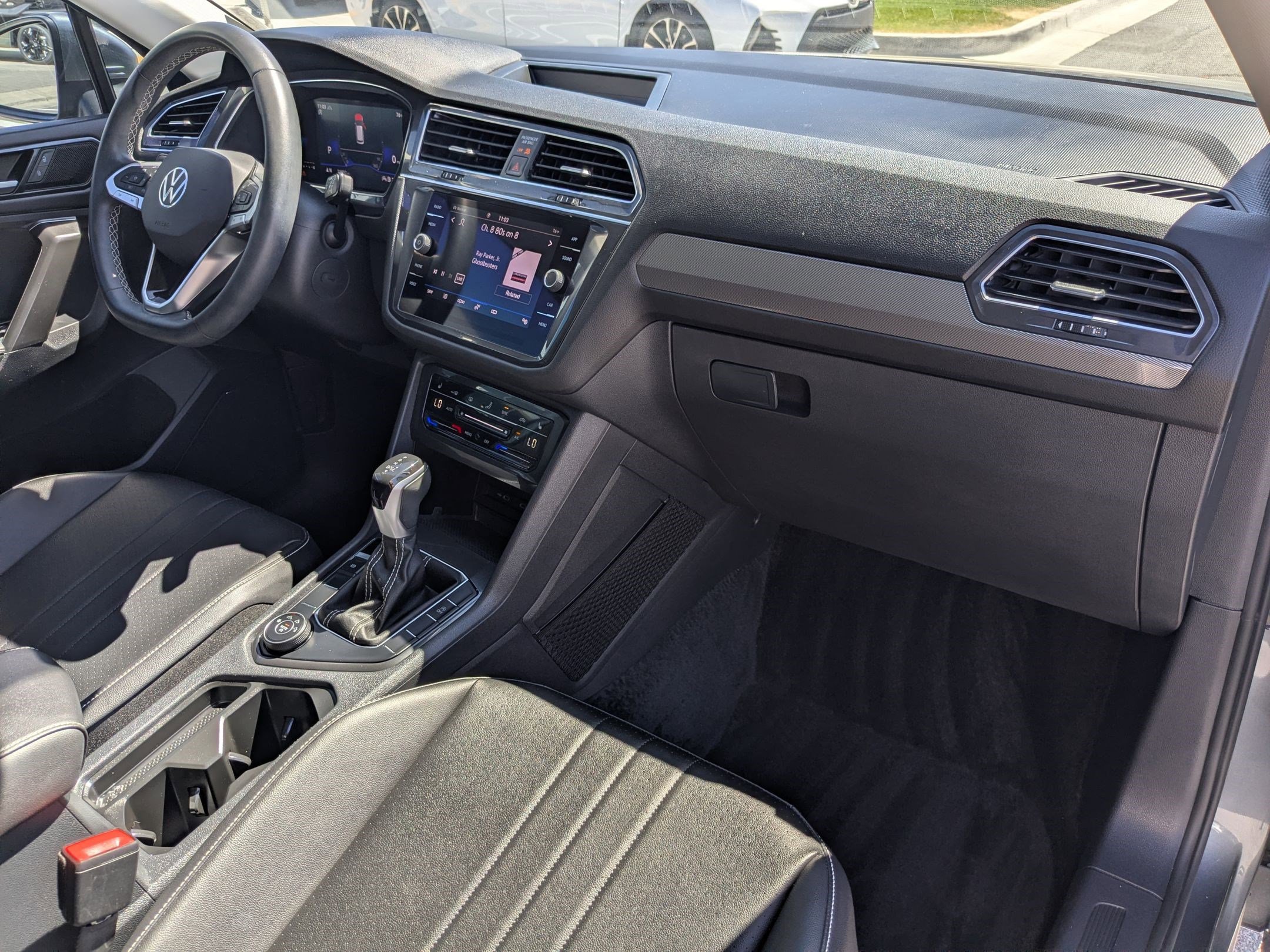 Used 2022 Volkswagen Tiguan SE AWD/4WD image 36