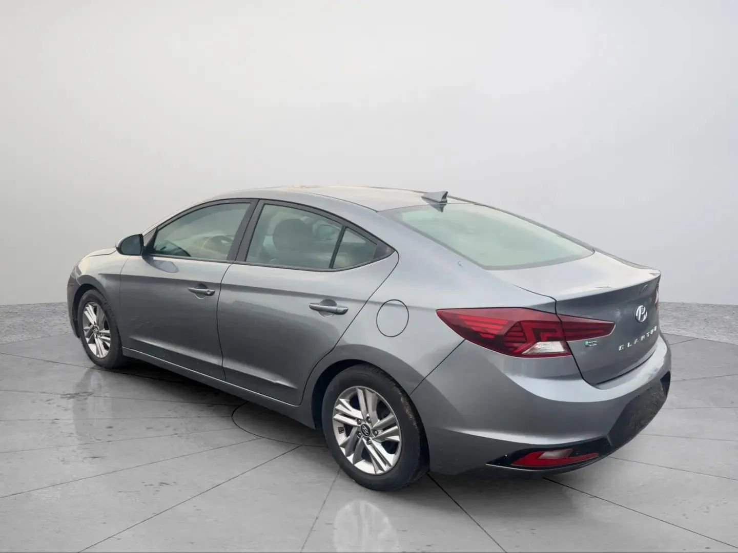 Used 2019 Hyundai Elantra SEL image 3