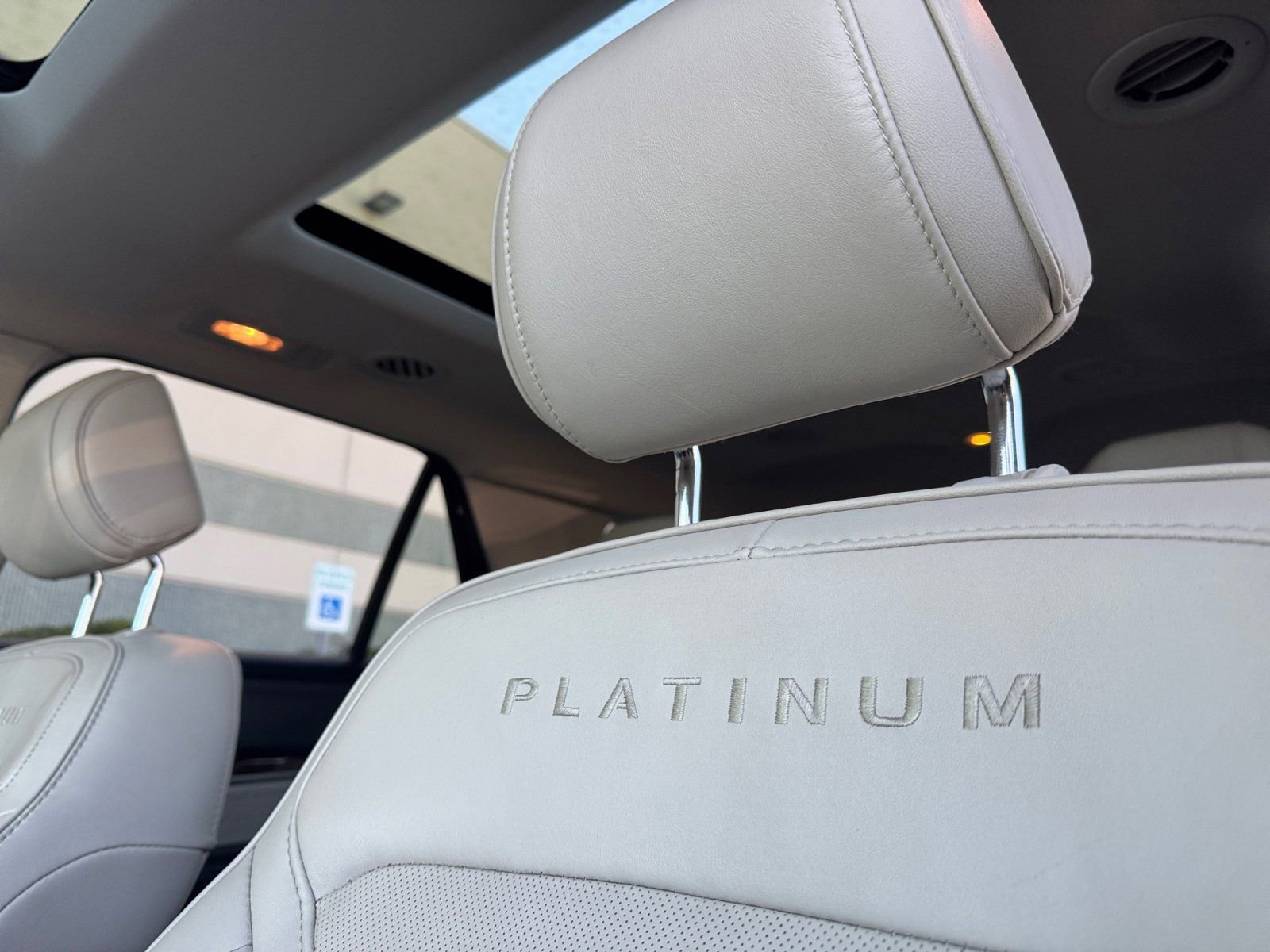 Used 2017 Ford Explorer Platinum image 24