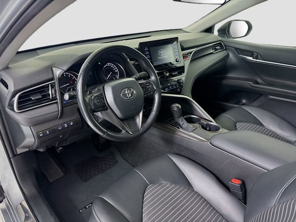 Used 2024 Toyota Camry SE FWD image 9