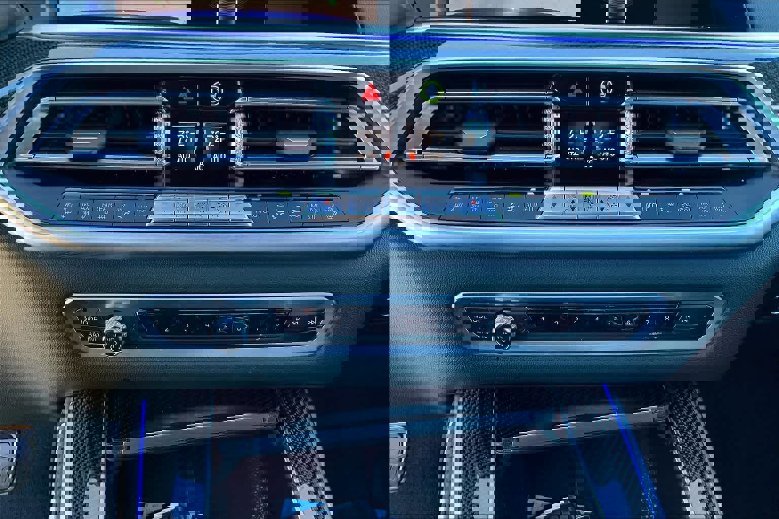 Used 2021 BMW X5 M50i w/ Executive Package image 66