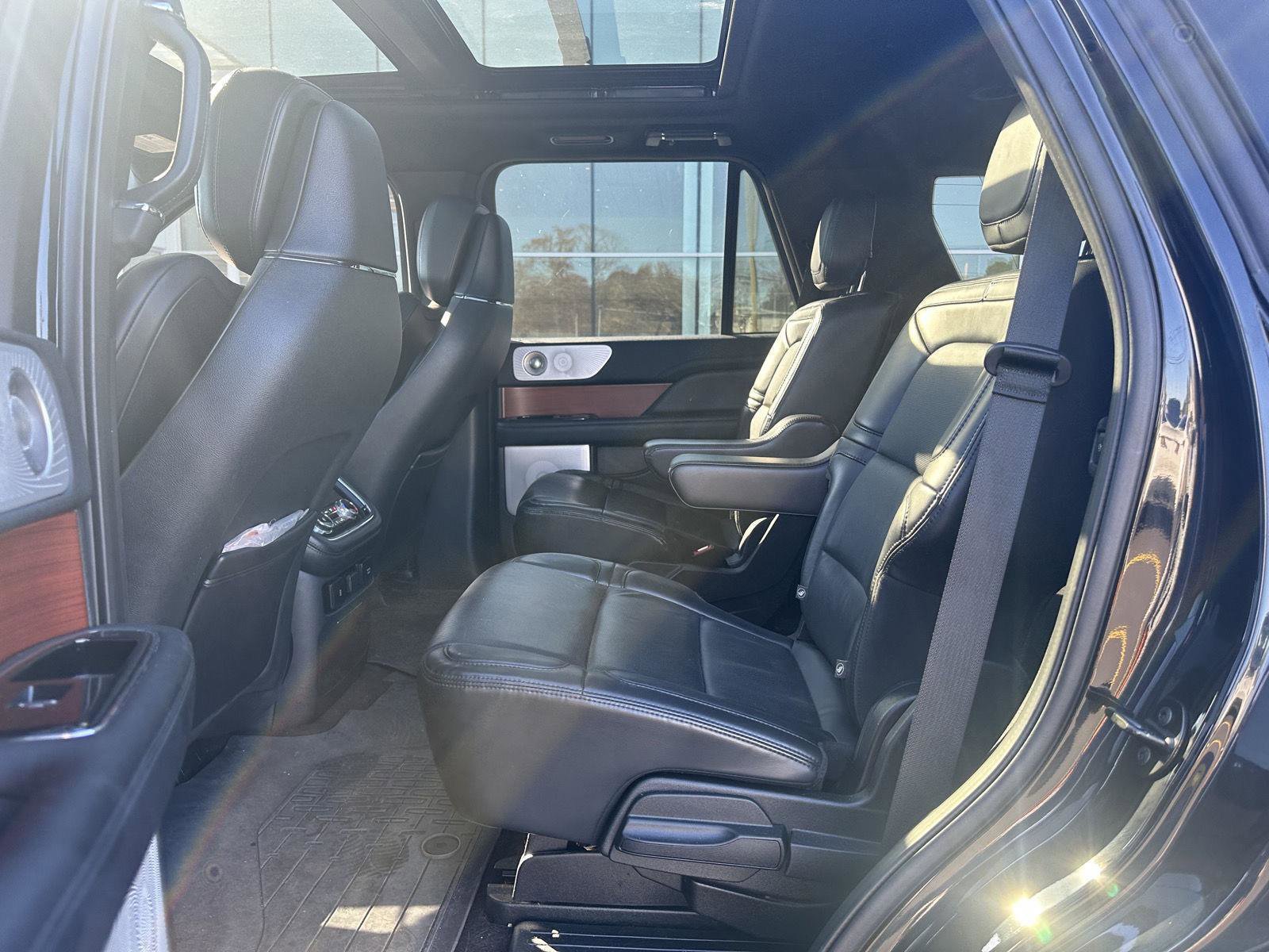 Used 2020 Lincoln Navigator Reserve w/ Equipment Group 208A Reserve image 21