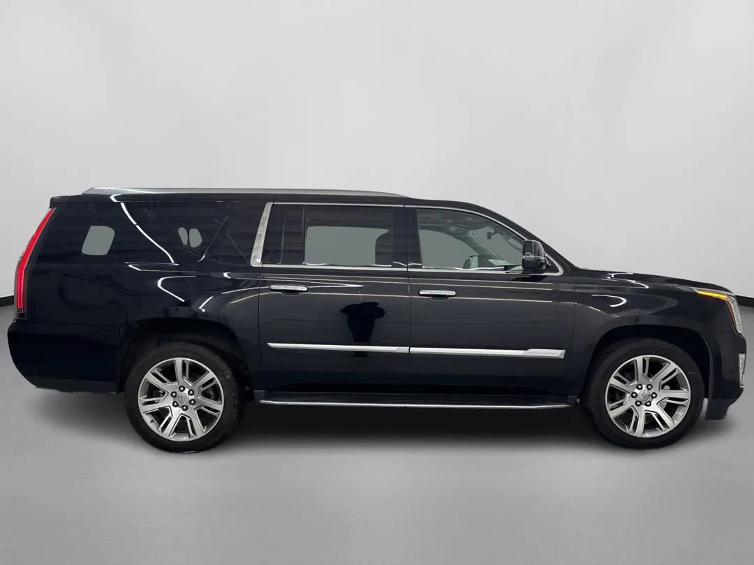 Used 2020 Cadillac Escalade ESV Premium Luxury image 11