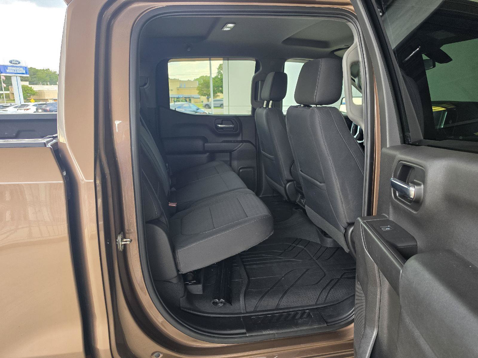 Used 2019 Chevrolet Silverado 1500 LT w/ All-Star Edition AWD/4WD image 9