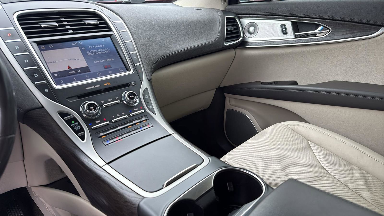 Used 2020 Lincoln Nautilus Reserve w/ Equipment Group 202A image 20