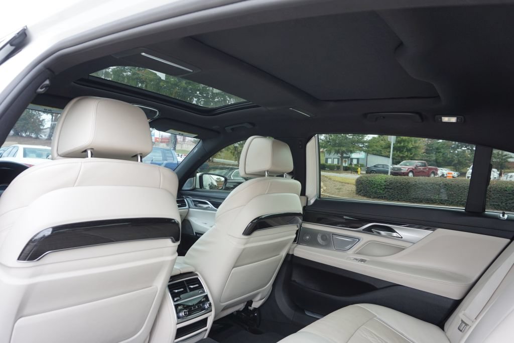Used 2016 BMW 750i xDrive AWD/4WD image 23