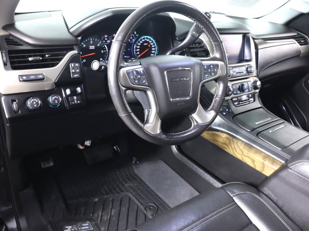 Used 2018 GMC Yukon Denali w/ Denali Ultimate Package AWD/4WD image 9