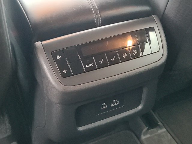 Used 2022 Nissan Pathfinder SV AWD/4WD image 26