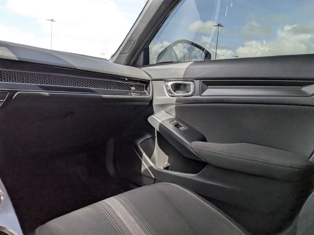Used 2023 Honda Civic Sport image 13
