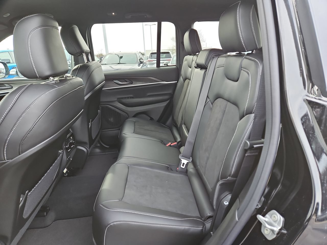 New 2026 Jeep Grand Cherokee Altitude AWD/4WD image 13