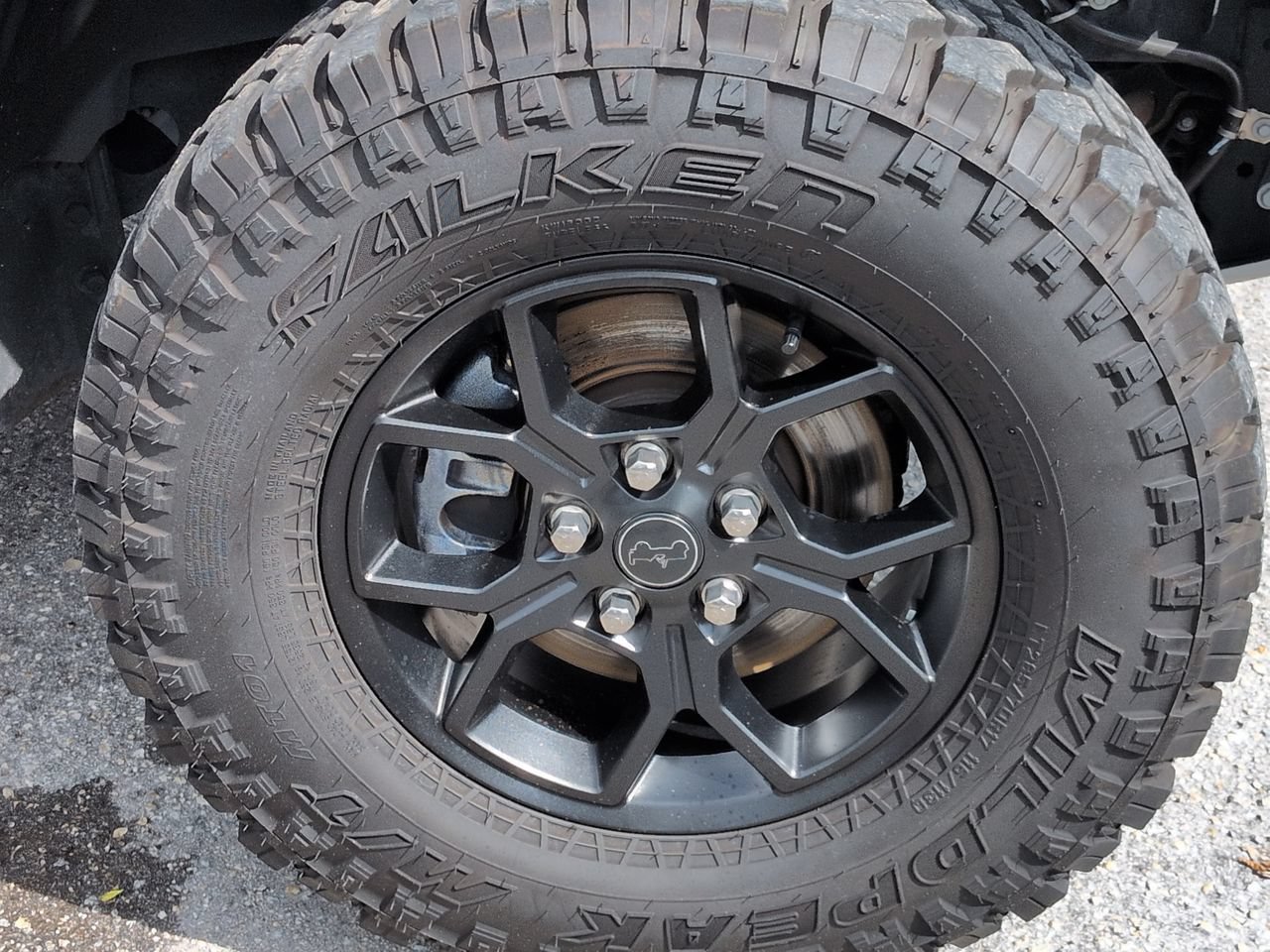 Used 2023 Jeep Gladiator Mojave AWD/4WD image 11