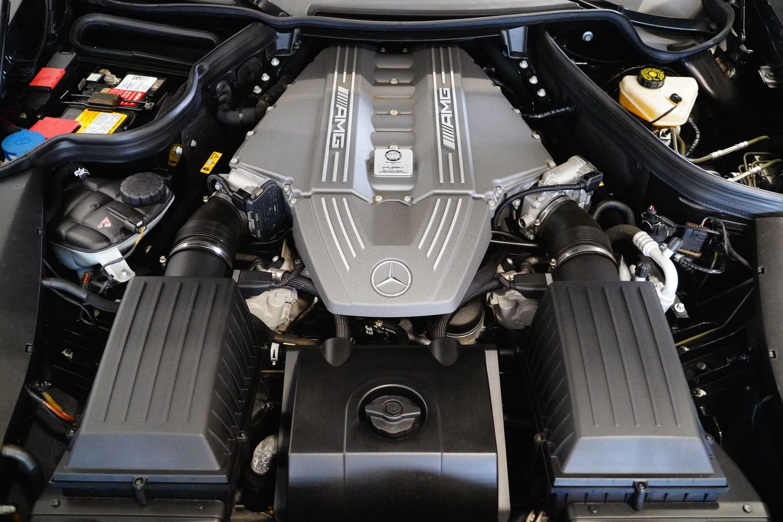 Used 2011 Mercedes-Benz SLS AMG Coupe image 31