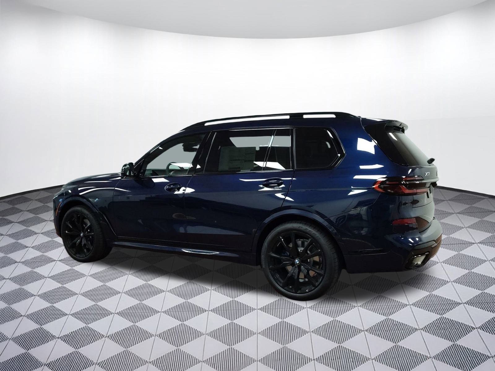 New 2026 BMW X7 xDrive40i w/ M Sport Package image 3