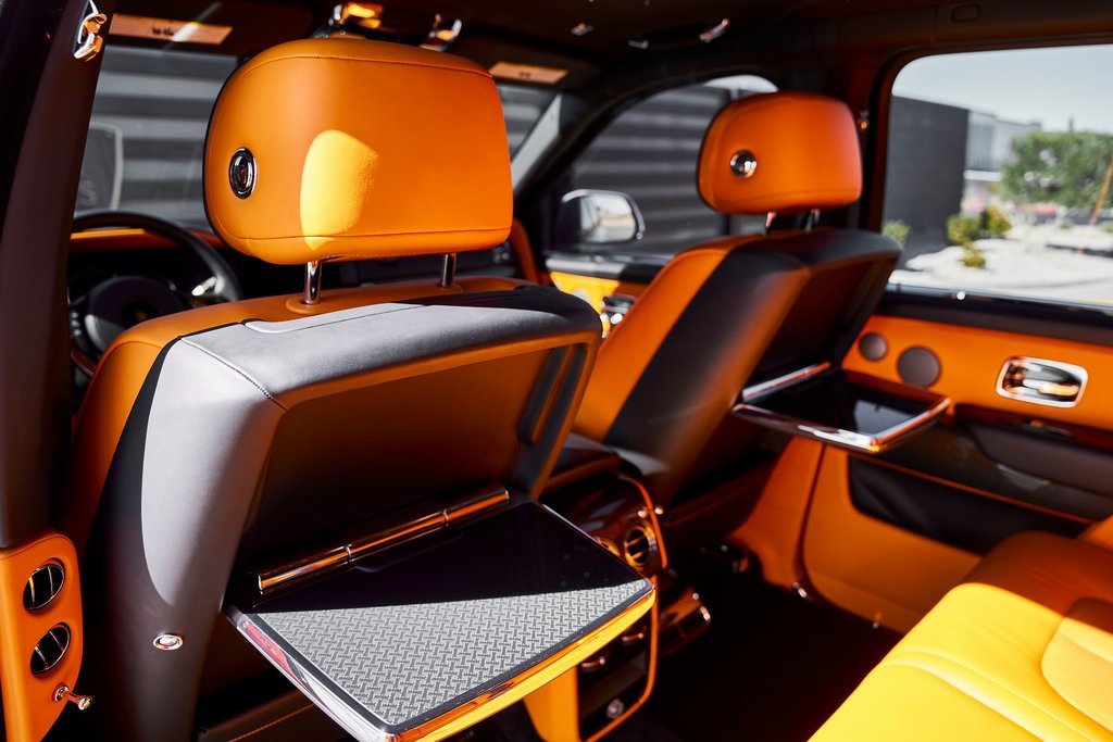 Used 2024 Rolls-Royce Cullinan Black Badge image 44