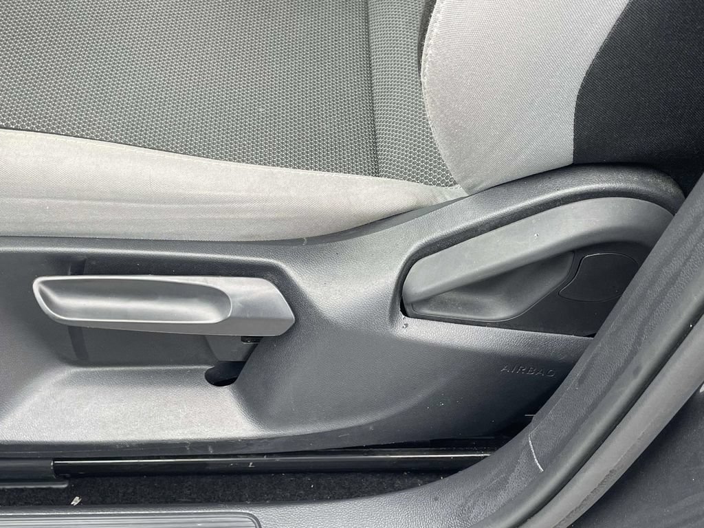 Certified 2023 Volkswagen Taos S FWD image 18