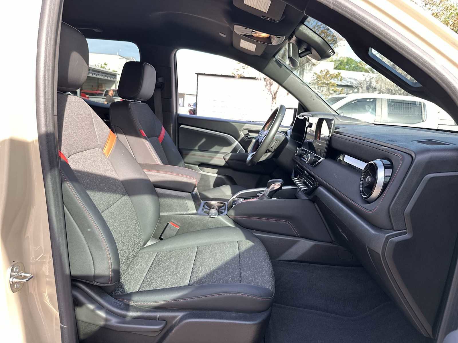 Certified 2023 Chevrolet Colorado Z71 w/ Z71 Convenience Package 2 image 19