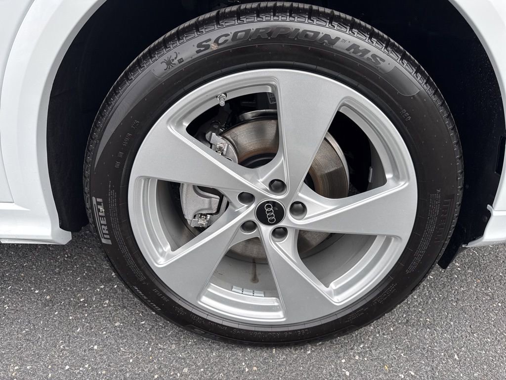 New 2025 Audi Q5 Prestige image 2