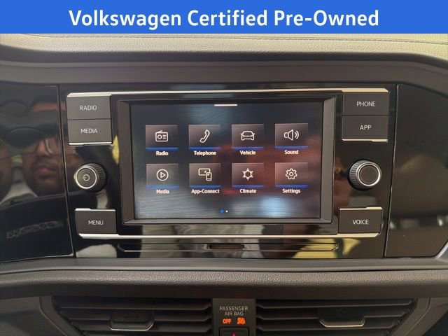 Certified 2021 Volkswagen Jetta SE w/ SE Cold Weather Package image 25