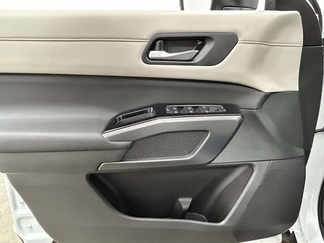 New 2026 Nissan Pathfinder SL w/ SL Premium Package FWD image 12