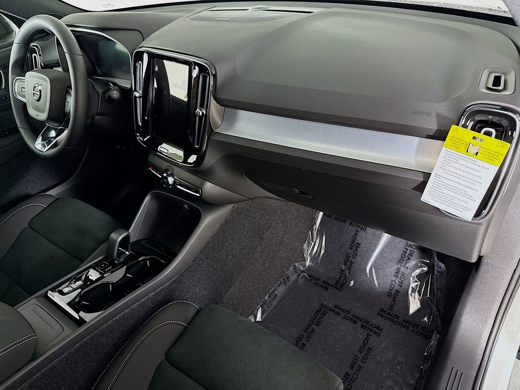 New 2026 Volvo XC40 B5 Ultra w/ Climate Package image 31
