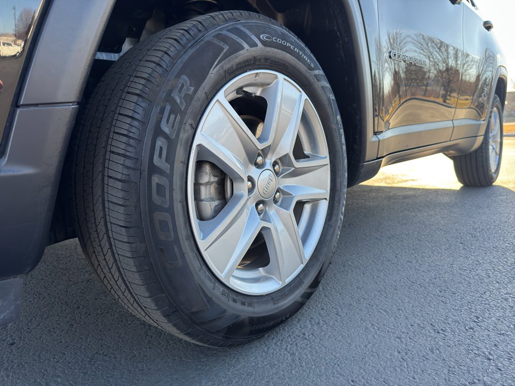 Used 2022 Jeep Compass Latitude w/ Convenience Group image 18