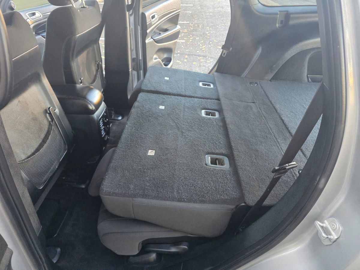 Used 2018 Jeep Grand Cherokee Laredo image 40