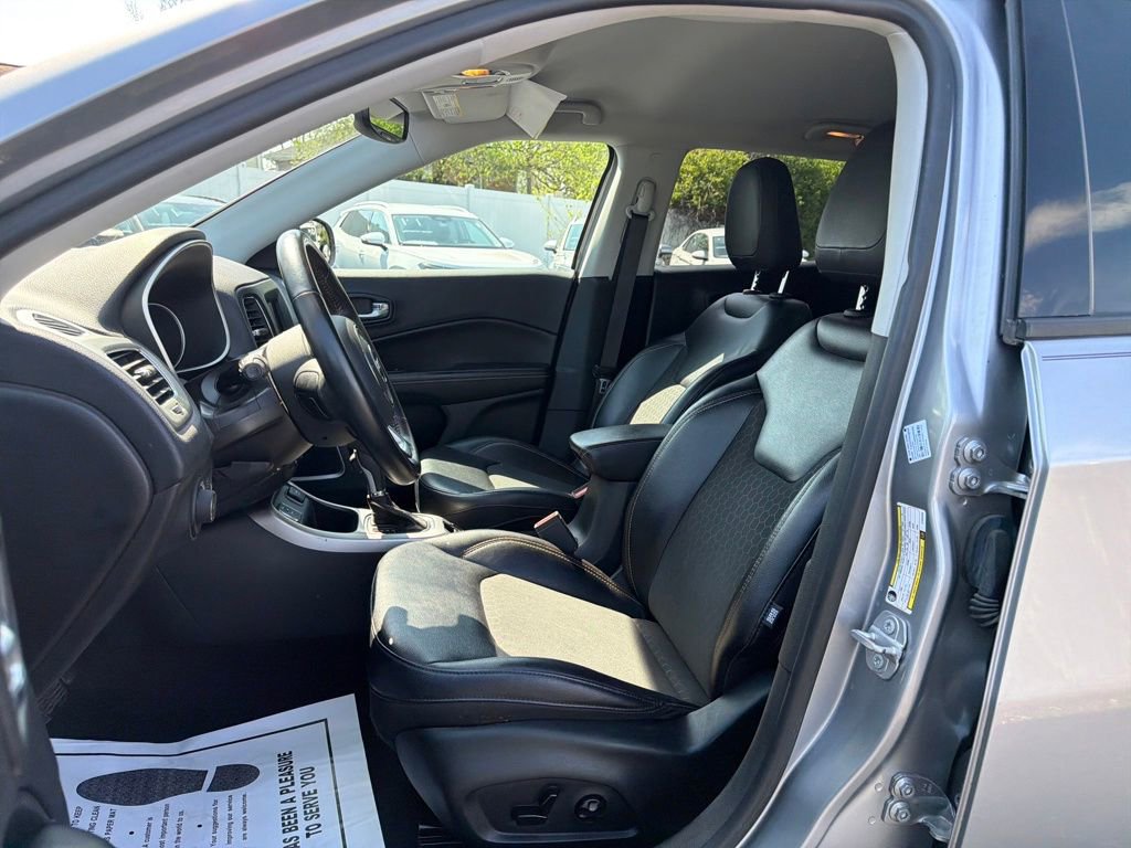 Used 2018 Jeep Compass Latitude w/ Popular Equipment Group image 10