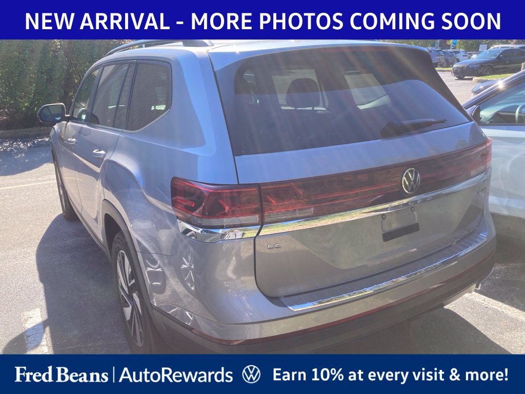 Used 2024 Volkswagen Atlas SE AWD/4WD image 4