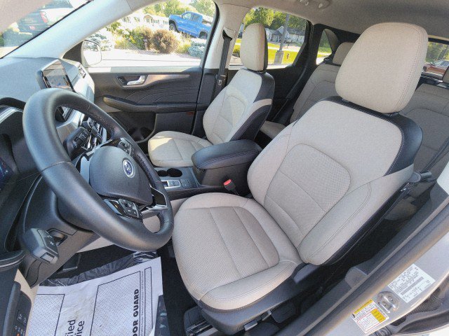 Used 2022 Ford Escape Titanium w/ Class II Trailer Tow Package image 31