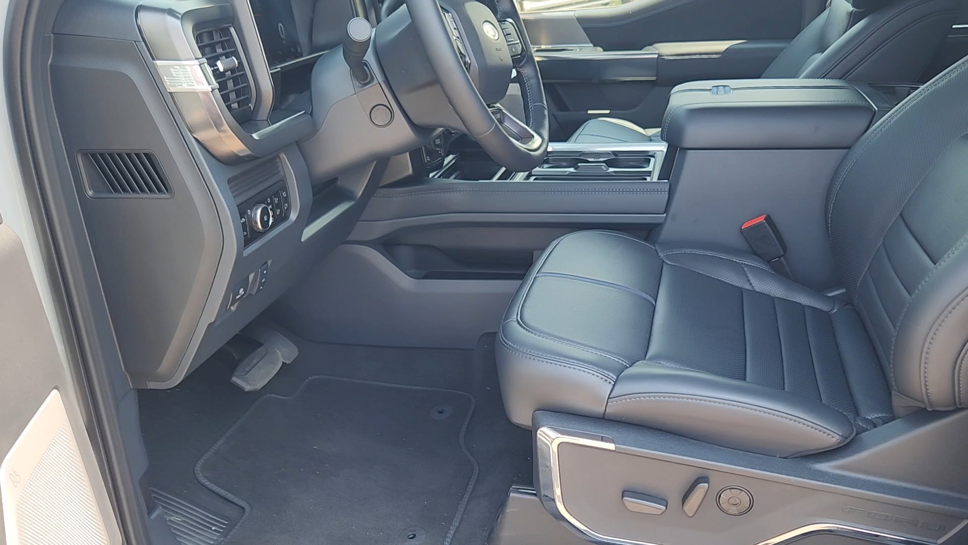 New 2026 Ford F350 Platinum AWD/4WD image 32
