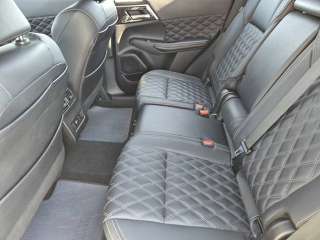 Used 2023 Mitsubishi Outlander SEL AWD/4WD image 31