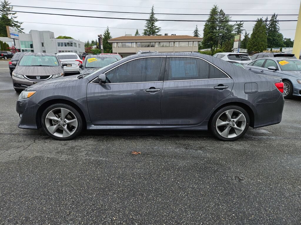 Used 2012 Toyota Camry SE w/ Leather Pkg FWD image 7